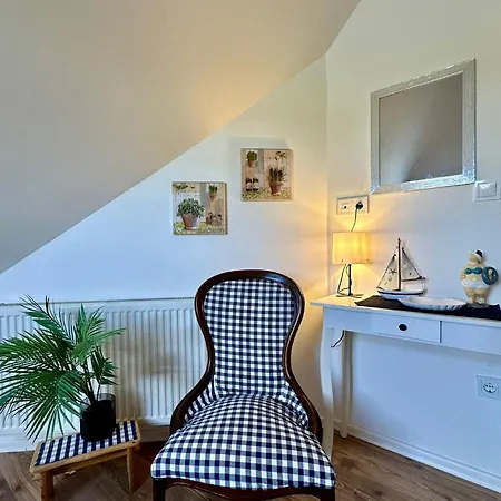 Holiday House *